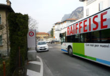 Troppi bus: petizione in Via Lanz