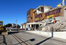 Generoso, giù il vecchio albergo