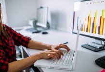 Se il collega sclera e non dici niente