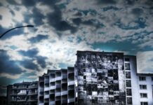 Una pièce di parole e musiche