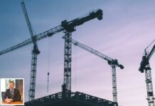 Costruzioni: un momò alla guida