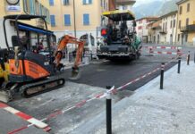 Riva San Vitale posa i dadi in Piazza e il Cantone li rimuove