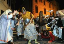 Mancano 80 figuranti: i requisiti d’età, altezza o prestanza